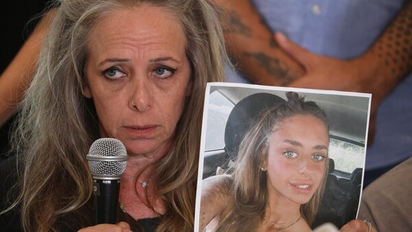 La madre de la joven secuestrada en Gaza y filmada en video: "Mi hija es una leona"
