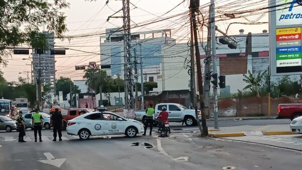 Indígena se movilizan en Asunción y se bloquea avenida Artigas