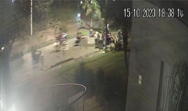 Bandas de motochorros roban en el Yacht ante la inacción policial - Informatepy.com