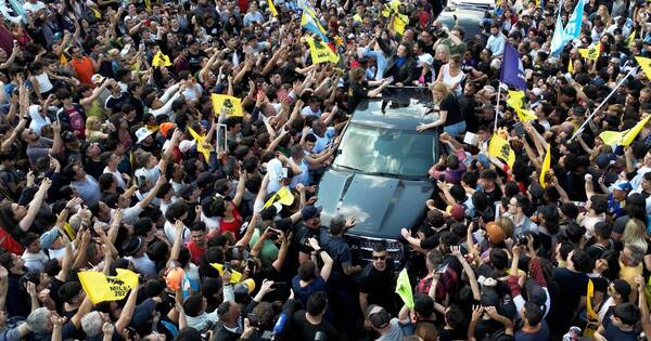 La Nación / Cinco desafíos económicos que enfrentará el nuevo presidente de Argentina
