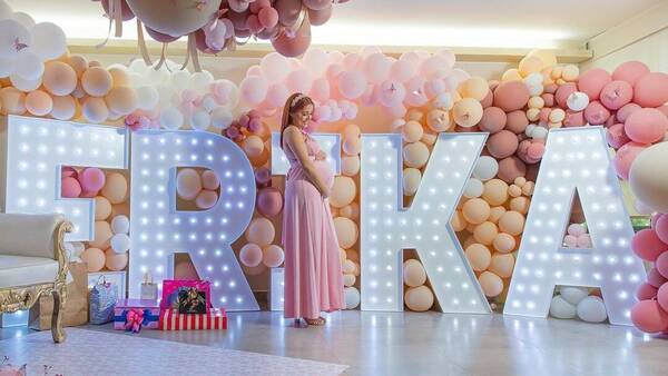 [GALERÍA] Doña de pelotero con orden de captura, armó su babyshower