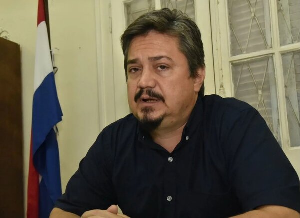 Fernando Camacho entrega las llaves de su vivienda de Jardines de Remansito · Radio Monumental 1080 AM