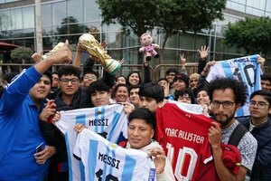 Versus / ¡Insólito! Peruanos se "volvieron locos" por la Selección Argentina en Lima
