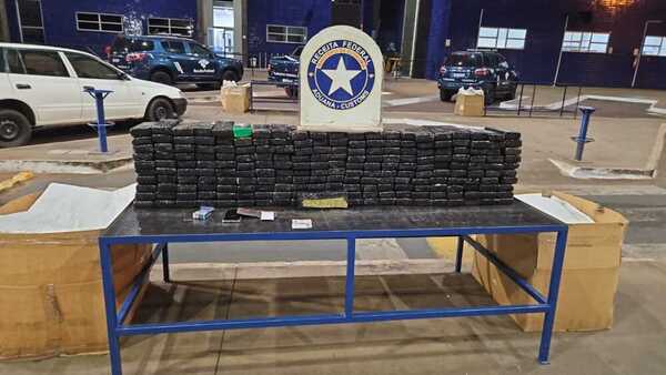 Detienen a paraguayo con 125 kilos de marihuana en el puente de la amistad