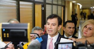 Beto Ovelar pide a Rivas que muestre su título de abogado