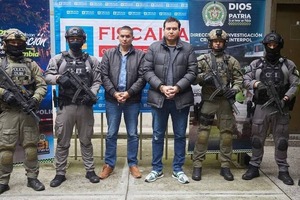 Hermanos Hoyos no hablarían sobre acusación contra HC en caso Pecci | 1000 Noticias