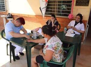 Asisten a familias indígenas de Puerto Indio