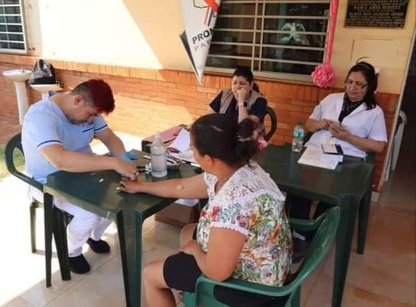Asisten a familias indígenas de Puerto Indio
