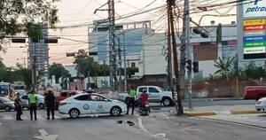 La Nación / Manifestación indígena obstaculiza tránsito en avenida Artigas