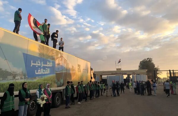 Mortajas, comida, medicinas y agua: la ayuda aún espera para entrar de Egipto a Gaza - Mundo - ABC Color