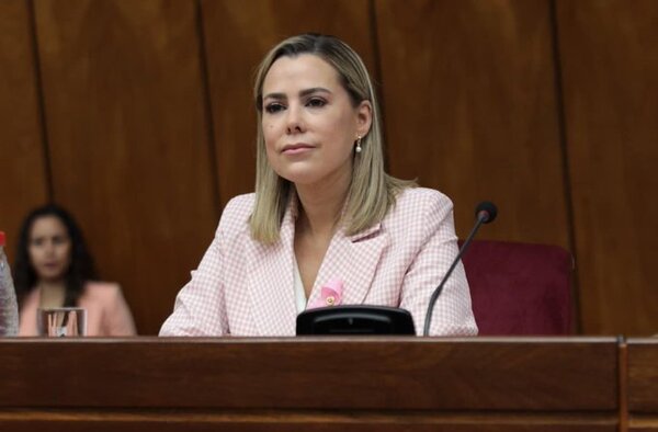 Lizarella Valiente: Entre el “matriarcado que promueve el machismo” y la violencia digital