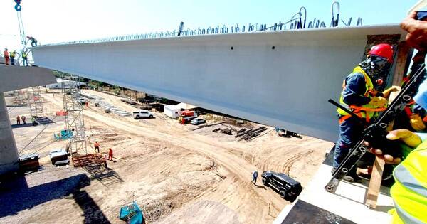 La Nación / Puente de la Bioceánica inició el montaje de la primera viga