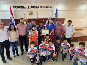 Selección pedrojuanina ganadora del Nacional de Futsal FIFA Sub 10 fue homenajeada por la Junta Municipal - Radio Imperio 106.7 FM