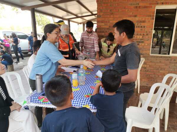 Diario HOY | Entregan viviendas a familias indígenas en Presidente Hayes