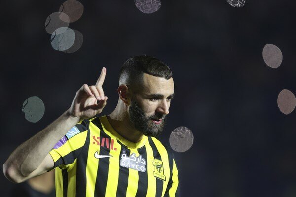 Versus / Ministro francés dice que el futbolista Karim Benzema tiene “vínculos” con organización terrorista