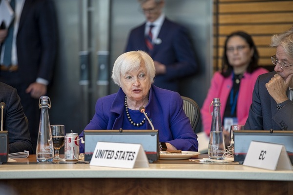 Janet Yellen asegura al Eurogrupo que "pelear谩" para que EEUU no "interrumpa" su apoyo a Ucrania - Revista PLUS