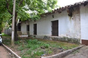 Casa colonial de la acera parral sigue deteriorándose en Caazapá - Nacionales - ABC Color