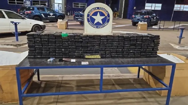 Detenido con más de 100 kilos de marihuana en el Puente de la Amistad - Noticias Paraguay
