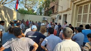 Essap: sindicatos piden restituir a 26 operativos y despedir a 50 “acomodados” - Nacionales - ABC Color