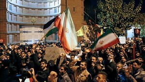 Manifestantes atacan embajadas de Israel y EEUU en varias partes del mundo