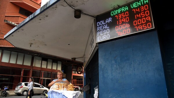 Gremio observa riesgo en la suba del dólar y pide al BCP intervenir