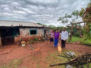 Humilde familia de Cambyretá necesita ayuda tras perder casi todo en el temporal