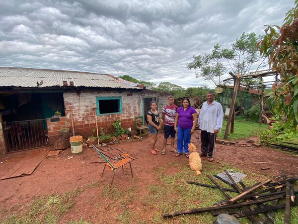 Humilde familia de Cambyretá necesita ayuda tras perder casi todo en el temporal