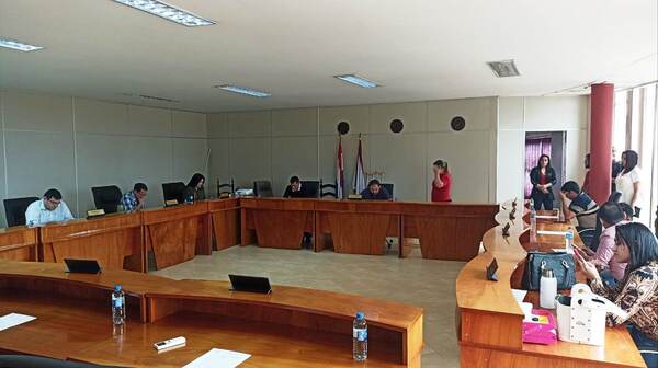 Ediles de Hernandarias investigan supuesto cobro irregular de tributos - La Clave