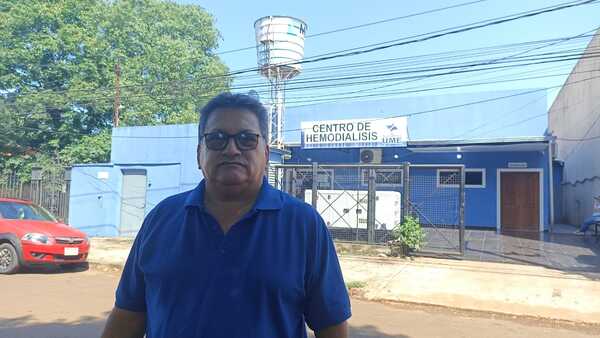 Millonaria deuda a clínica moviliza a enfermos renales de Alto Paraná - La Clave