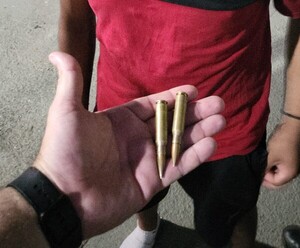 Detienen a hincha boliviano por querer ingresar con municiones de guerra al estadio - Unicanal