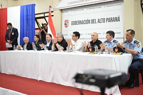 Ante clamor de empresarios Riera promete más policías para el microcentro esteño | DIARIO PRIMERA PLANA