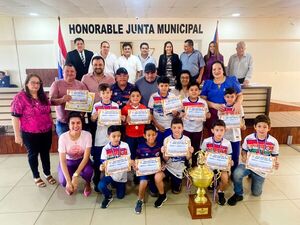 Atletas ninguneados por el Gobernador, fueron homenajeados por concejales municipales