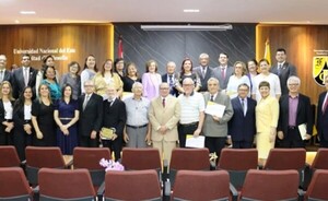 Homenajean a docentes jubilados de la FAFI-UNE