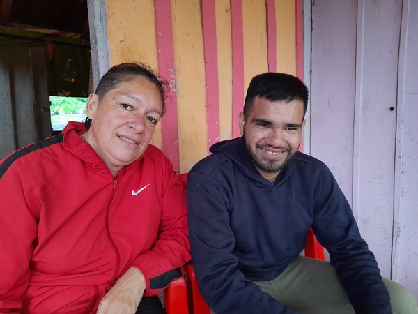 Daniel Yegros, el ciego que está a punto de convertirse en peluquero