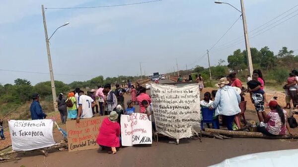 Presidente Hayes: indígenas bloquean ruta para exigir agua potable y asistencia del Estado - Nacionales - ABC Color