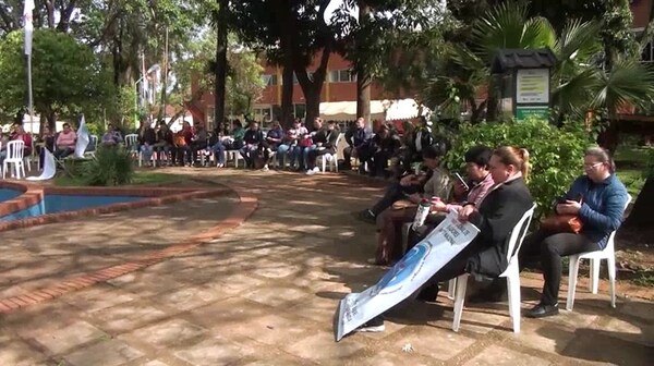 Jornada sindical en Itapúa: bienestar emocional y desafíos de los maestros en el foco de atención.