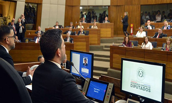 La camara de Diputados acepta veto a ley de despojo de tierras en Villa Hayes