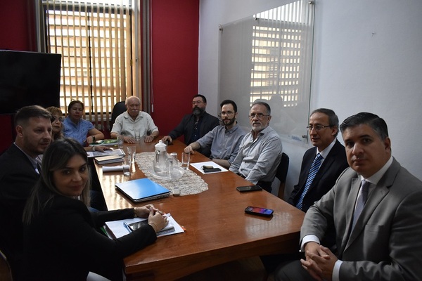 Salud garantiza servicio de hemodiálisis a pacientes - ADN Digital