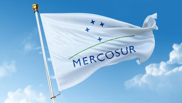 聽La Comisi贸n Europea recalca que aspira a completar pactos comerciales con Mercosur y M茅xico este a帽o - Revista PLUS