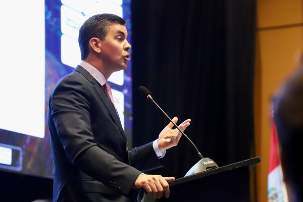 Santiago Peña destaca al Paraguay de la pandemia y elogia obra emblemática del gobierno de Abdo - El Trueno