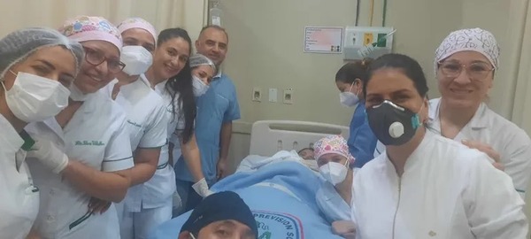Una mujer acudió al médico por dolores abdominales, pero salió con una beba de 3 kilos - Megacadena