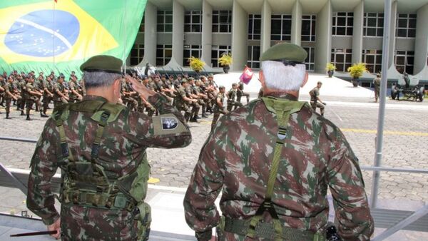 Diario HOY | Escándalo en Ejército de Brasil: roban 21 ametralladoras de la base militar