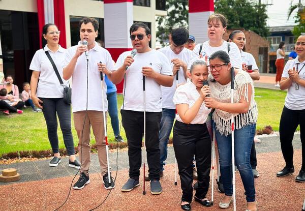 Celebraron Día del Bastón Blanco en Coronel Oviedo