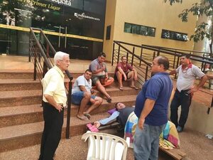Padre José María Velasco se retira de la parroquia de Capiatá tras 25 años de labor marcada por la lucha contra la corrupción - Nacionales - ABC Color