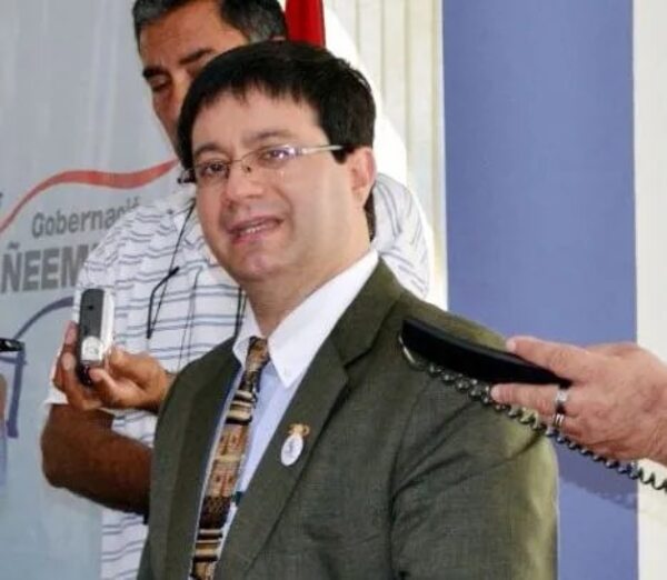 Santiago Peña premia en Puertos a cuestionado exministro de Horacio Cartes - Política - ABC Color