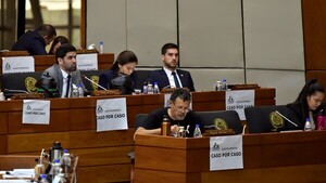 Diputados aceptan veto, mientras 14 ocupantes vips no entregan llaves