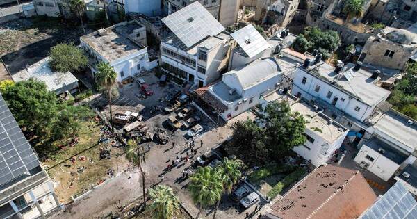 La Nación / Decenas de muertos en hospital de Gaza, afirma inteligencia europea