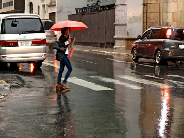 Persistencia de lluvias y tormentas eléctricas