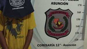 Fue a caminar al Jardín Botánico y le dejaron en ropa interior