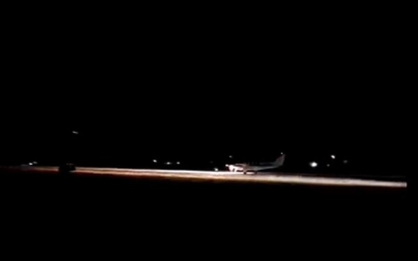 Con luces de autos y motos lograron iluminar una pista de aterrizaje para trasladar a enfermo a Asunción - Unicanal